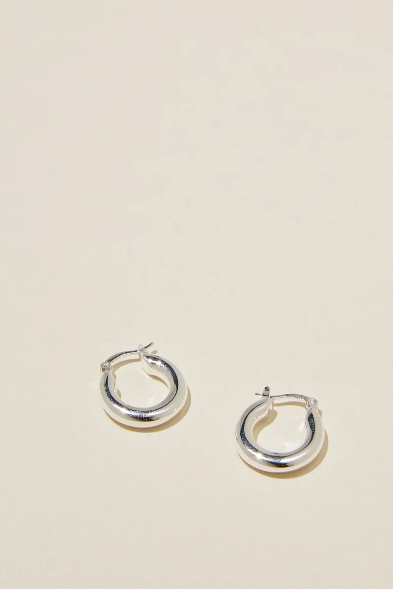 روبي Small Hoop Earring